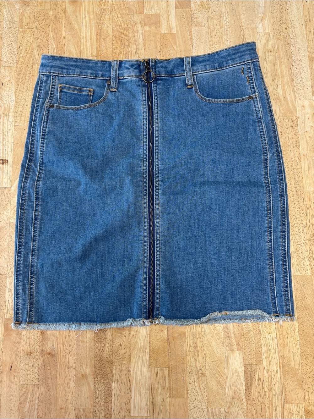Crescent Drive Denim Zip-Front Pencil Skirt in Medium Blue